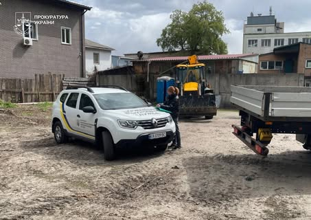 Незаконний паркан на Оболоні було знесено