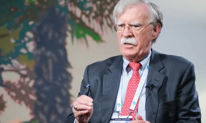 Путін на переговорах відповідає на запитання журналістів