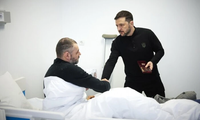 Президент відвідує поранених бійців у Кривому Розі