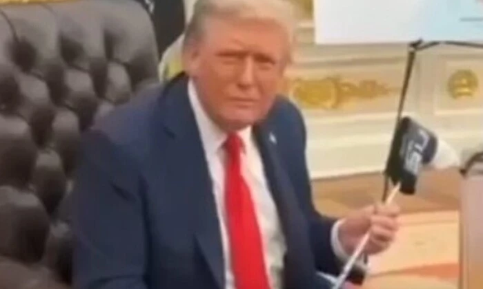 Трамп дякує українському воїну за ключку