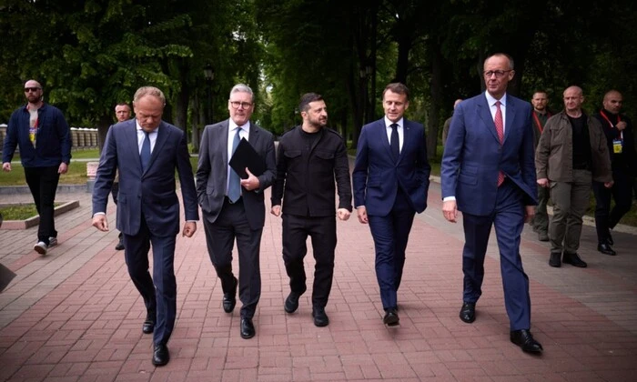 Макрон и Рютте обсуждают Украину