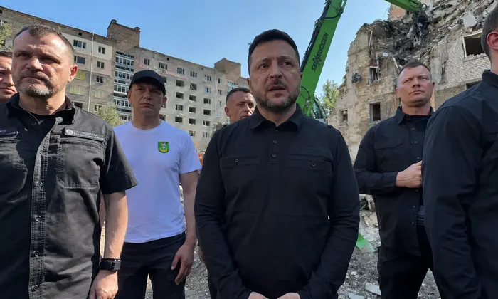 Zelensky arrives at the scene of the tragedy