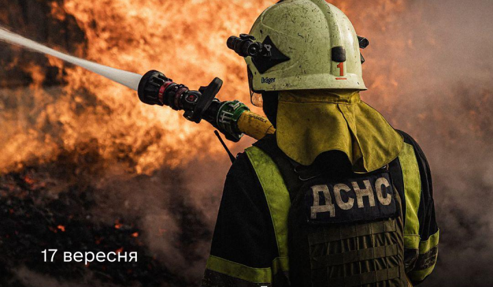 Yevhen Khmara greets Ukrainian rescuers