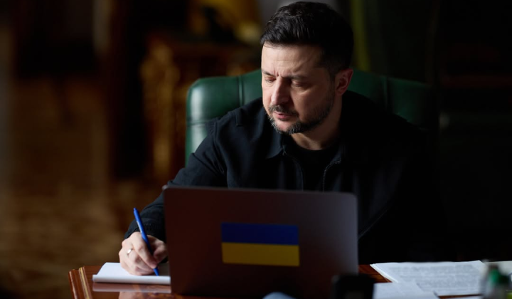Zelensky and Merkel at the meeting