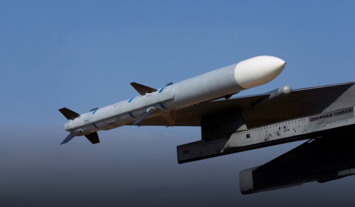 AIM missiles: speed up to 5000 km/h