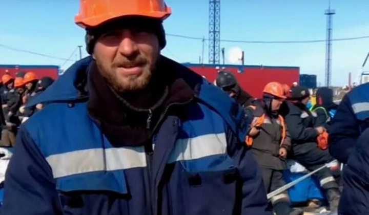 Робітники на мітингу в Росії