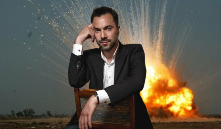 Дмитро Разумков нарепетирує привітання для команди президента