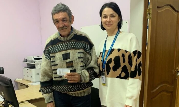 Мужчина с украинским паспортом в Хотине