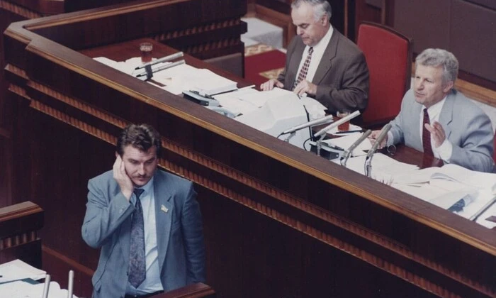 Экс-нардеп рассказал о Конституции 1996 года