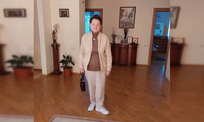 Кучеренко показывает свою 90-летнюю маму