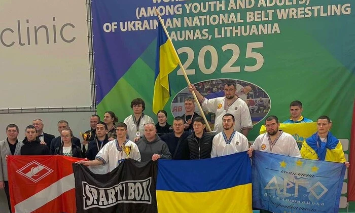 Украина - победитель чемпионата по украинской борьбе