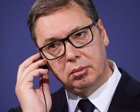 Президент Сербії закликає розбирати барикади