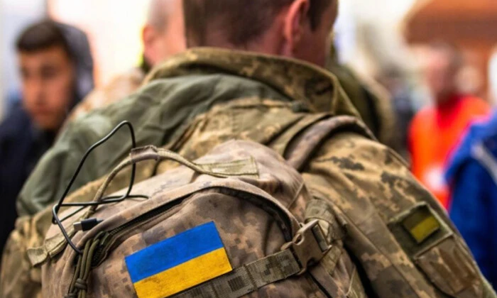 Логотип ВЛК на фоні календаря
