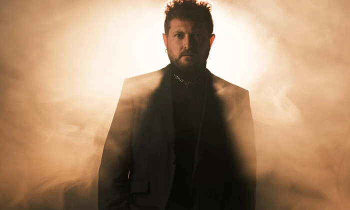 музикант у кліпі, присвяченому дружинам загиблих бійців