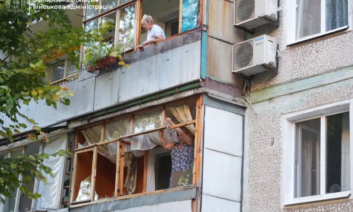 Пошкодження від обстрілу у Запоріжжі