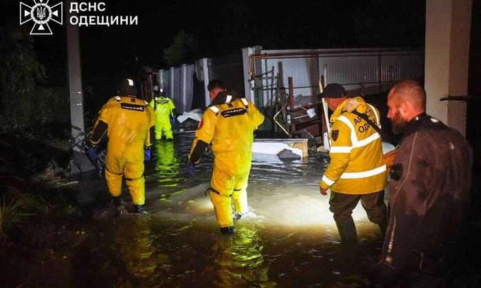 Рятувальники розповідають про потоплений рідну землю