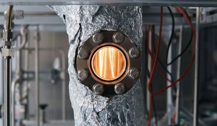 Singaporean Lightbulb Reactor for Decarbonization