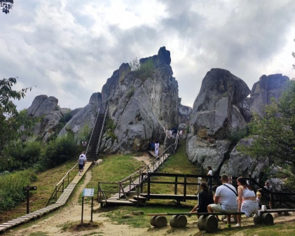 Село в Карпатах: автентична атмосфера та історія