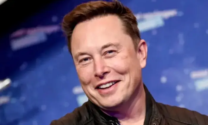 Група людей на нараді директорів Tesla