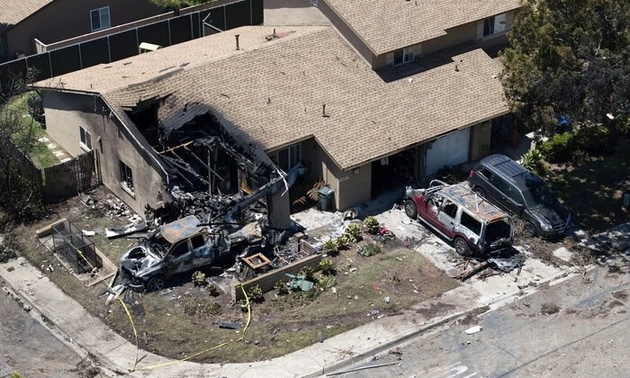 Літак впав на житловий район