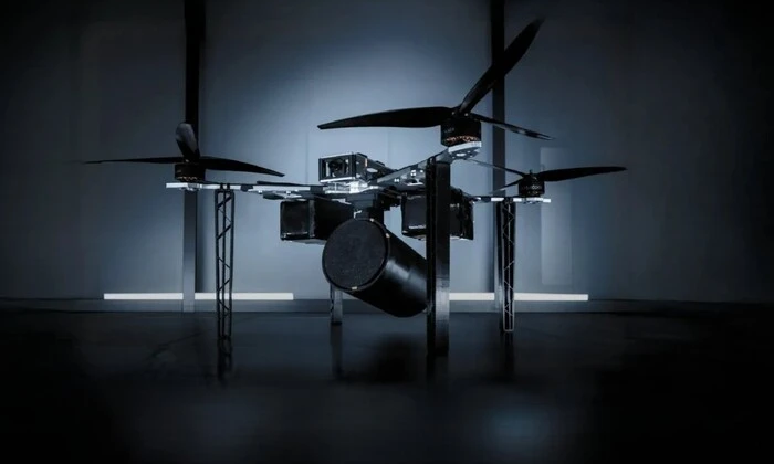 Дрон, який протистоїть ворожим РЕБам