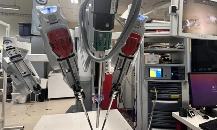 Робот-хирург самостоятельно проводит сложную операцию