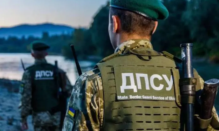 Прикордонник спить на посту