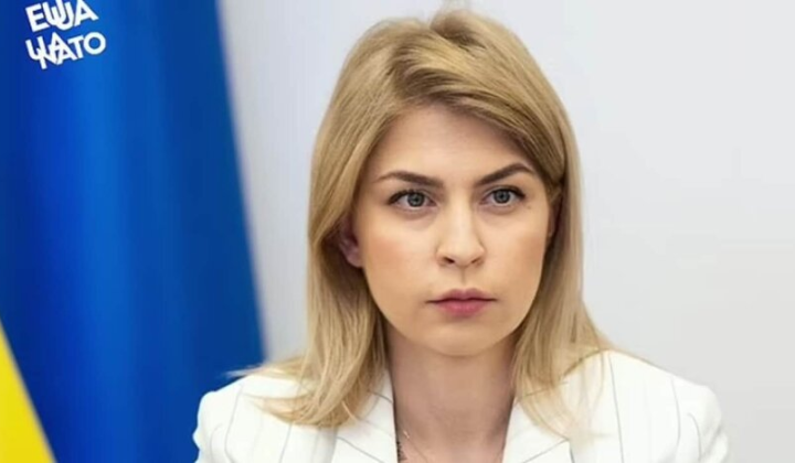 Зеленский уволил посла и дипломатов
