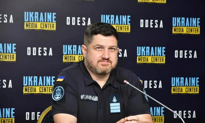 Военная техника, выезжающая из Крыма