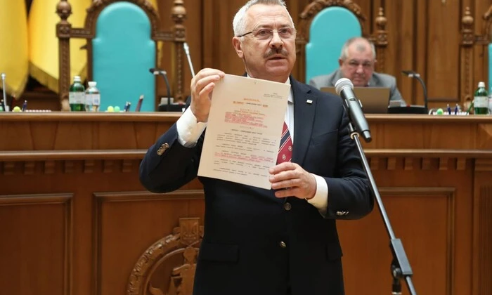 Эксполитик и судья в университете Милованова