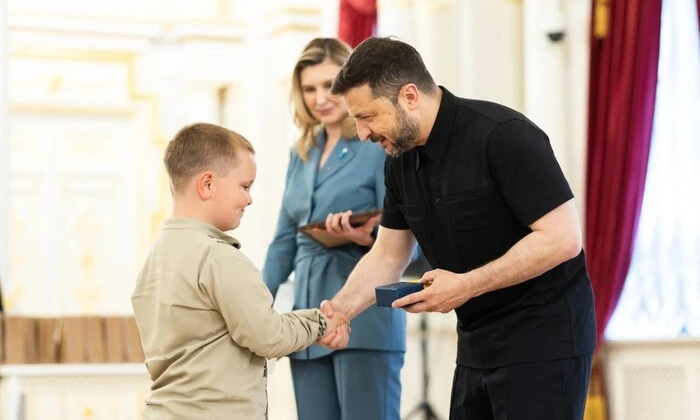 Президент вручают детям награду «Будущее Украины»