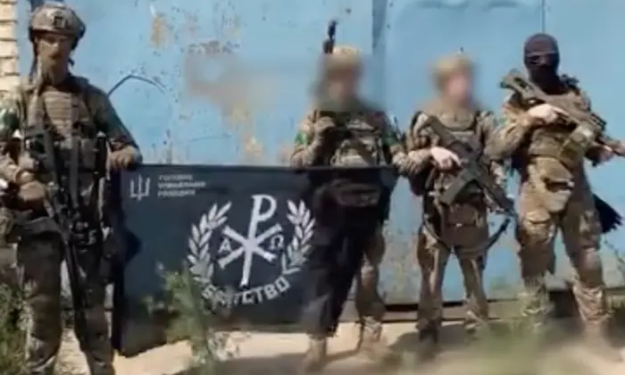 Бійці ГУР ліквідували окупантів з прапором РФ