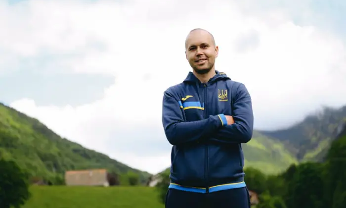 Ліндов - ампфутболіст з м'ячем на полі