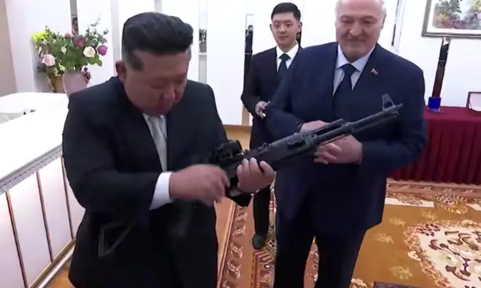 Подарунок Лукашенка - автомат для Кім Чен Ина