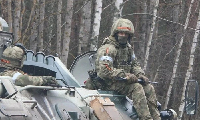 Обломки моста на переправі Оскіл на Куп'янському напрямку