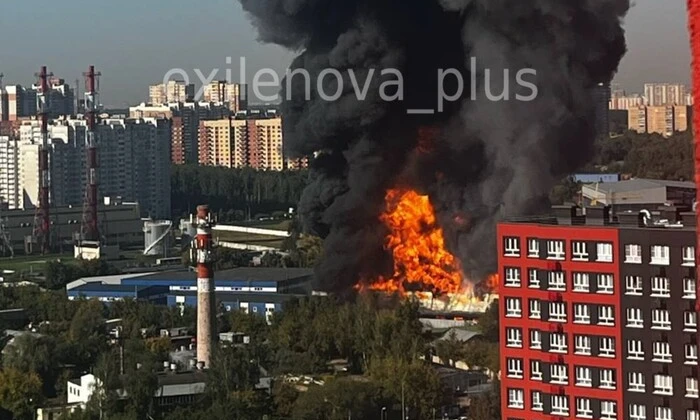 Під Москвою горять склади