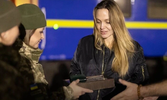 Angelina Jolie walking in Kherson