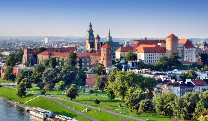Вид на Вавельський замок в серпні
