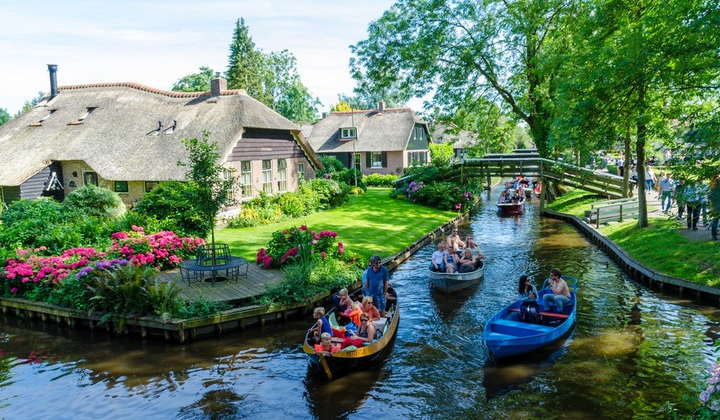 Маленьке затишне містечко Гітхорн