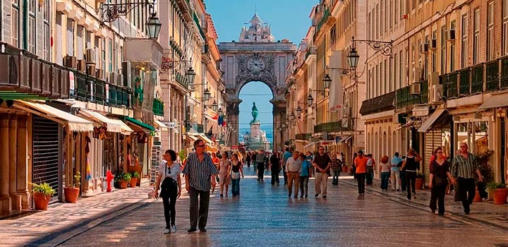 Португалія забороняє росіянам в 'золотій' візі