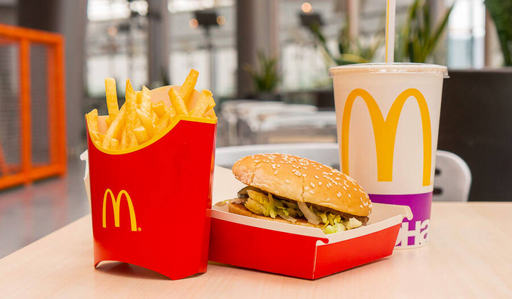 Вход в ресторан McDonald's