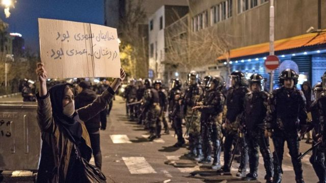 Спірна рішення суду щодо протестувальників в Ірані