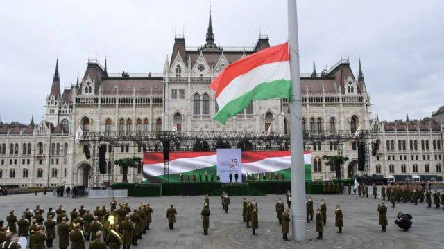 Україна отримує допомогу від Угорщини