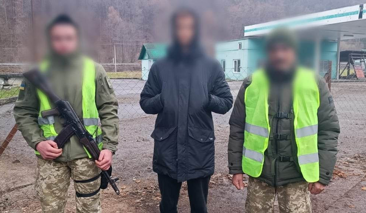 На Закарпатті танцюрист втікав по річці