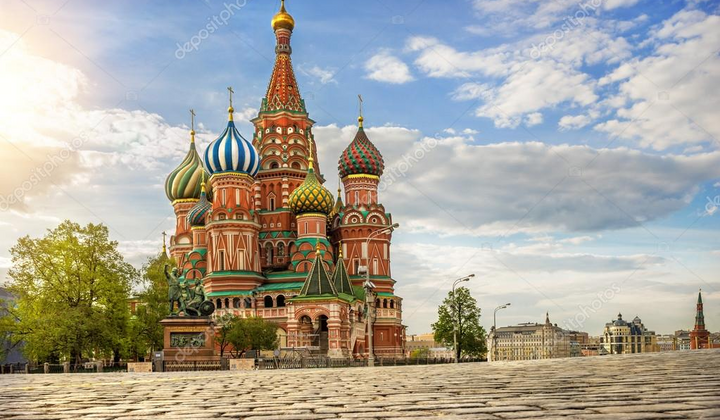 Туристи покидають Росію, попит зменшується