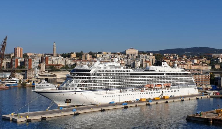 Туристы на круизном лайнере