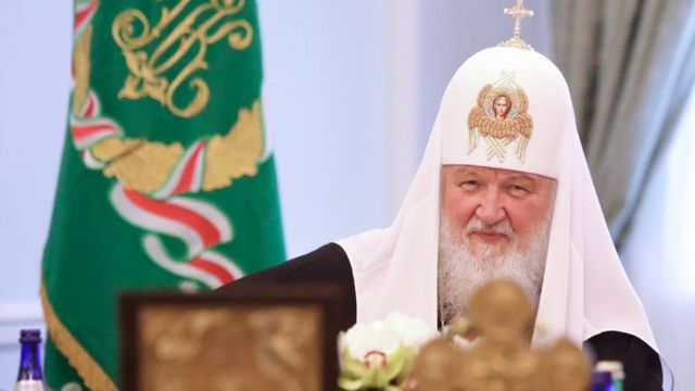 Картинка о противостоянии Украины и русской церкви