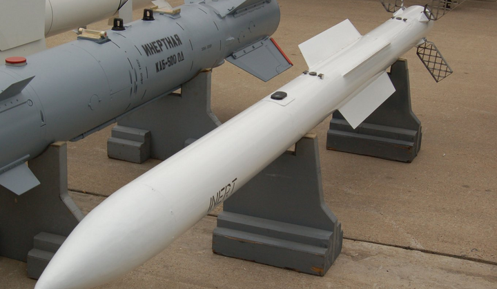 Українські військові авіаційні пристрої та далекобійні ракети