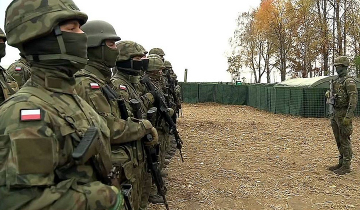 Военные польской армии на тренировке