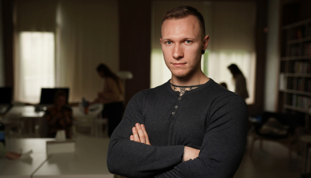 Изображение Спартака Субботи, передающего ложную информацию